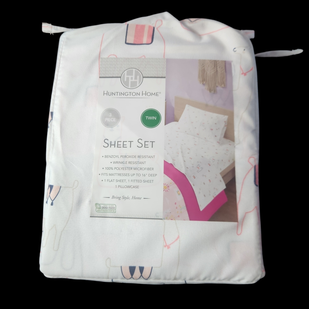 Twin, 3 Piece Sheet Set, Llama pattern, Huntington Home, New